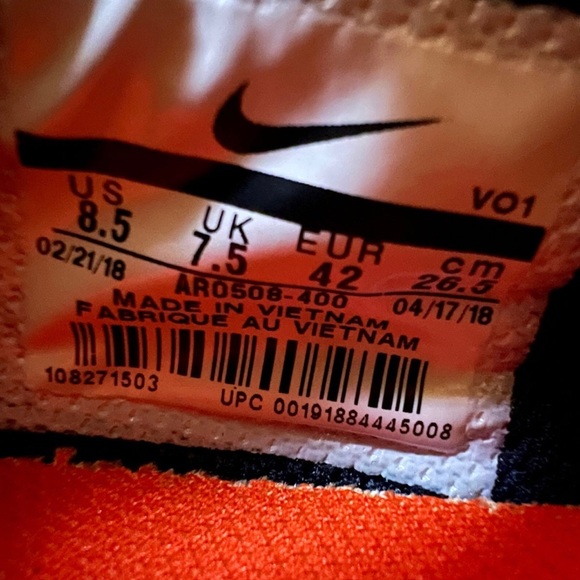 OOS & RARE Men's Nike Navy/Orange Denver Broncos Air Max Typha 2 Shoes 8.5 - Picture 10 of 11